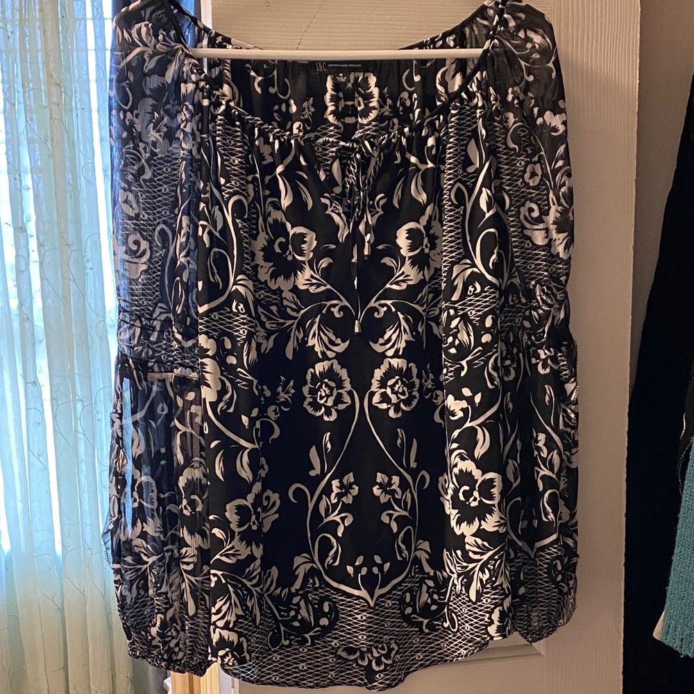 INC International Concepts Black and White Floral Peasant Top
